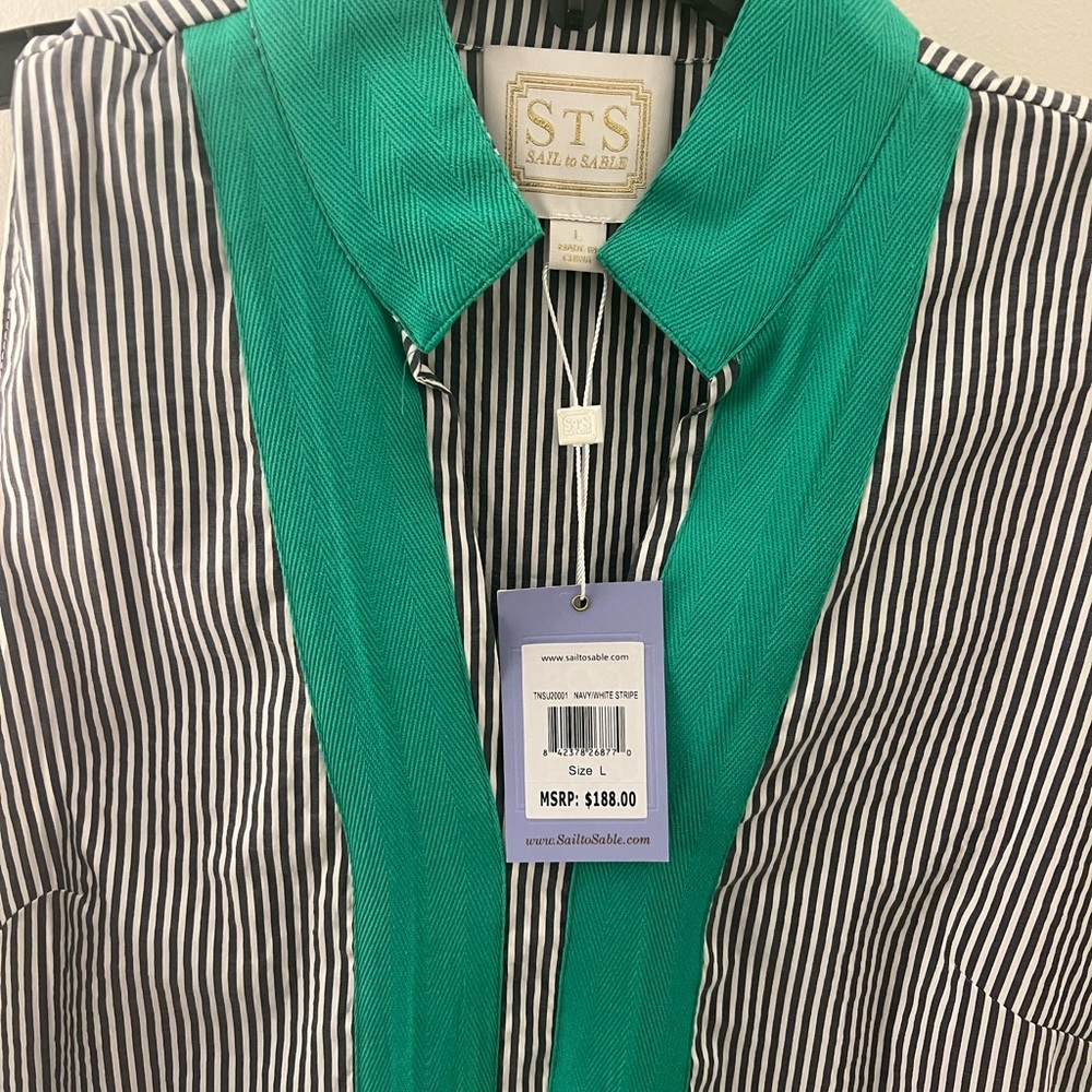 Sail to Sable Gray and Green Sleeveless Top - Picture 6 of 6